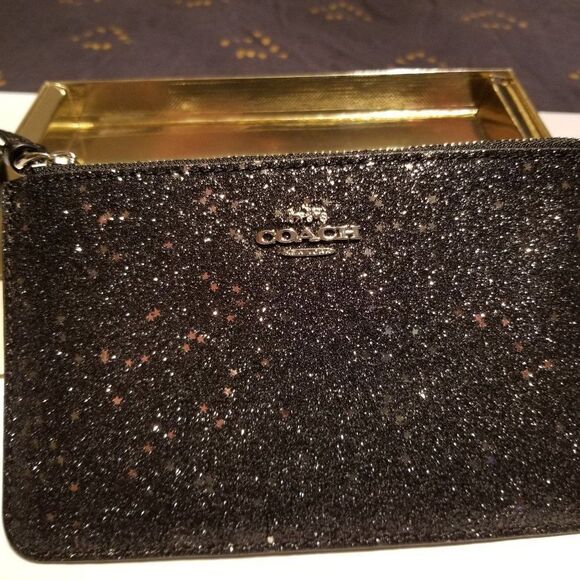 BRAND NEW COACH WRISTLET WALLET - Picture 1 of 15